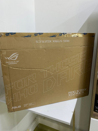ASUS ROG STRIX XG27UCS 27 FAST IPS FREESYN(OUTLET)