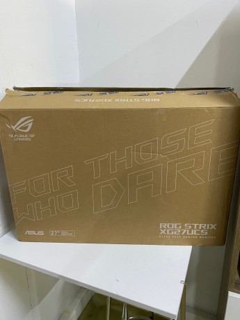 ASUS ROG STRIX XG27UCS 27 FAST IPS FREESYN(OUTLET)