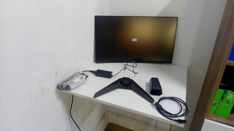 MSI MAG 274CQF 27