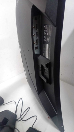 MSI MAG 274CQF 27