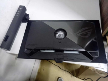 ASUS ROG STRIX XG27UCDMG 0.03 MS 240 HZ 27(OUTLET)